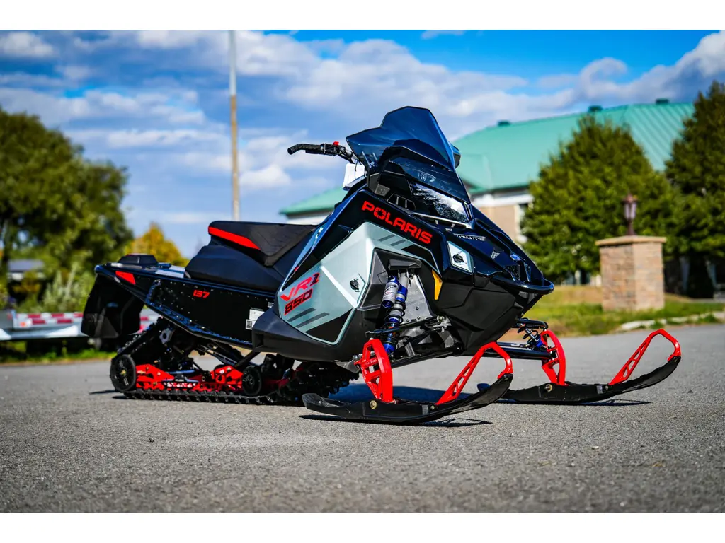 Polaris 850 INDY VR1 137 2026