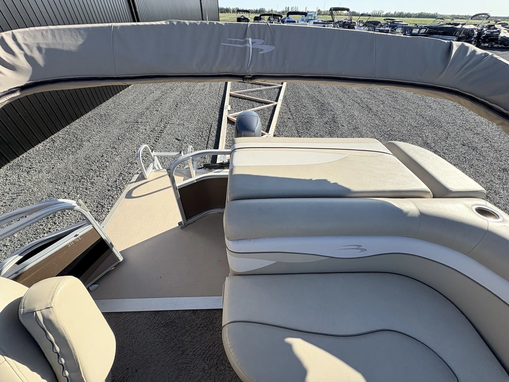 2012 Bennington Marine 20sl alt