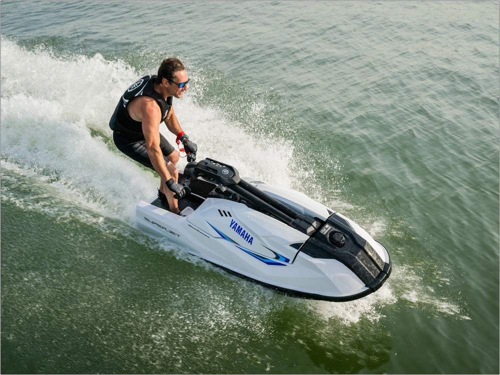 2026 Yamaha Superjet alt