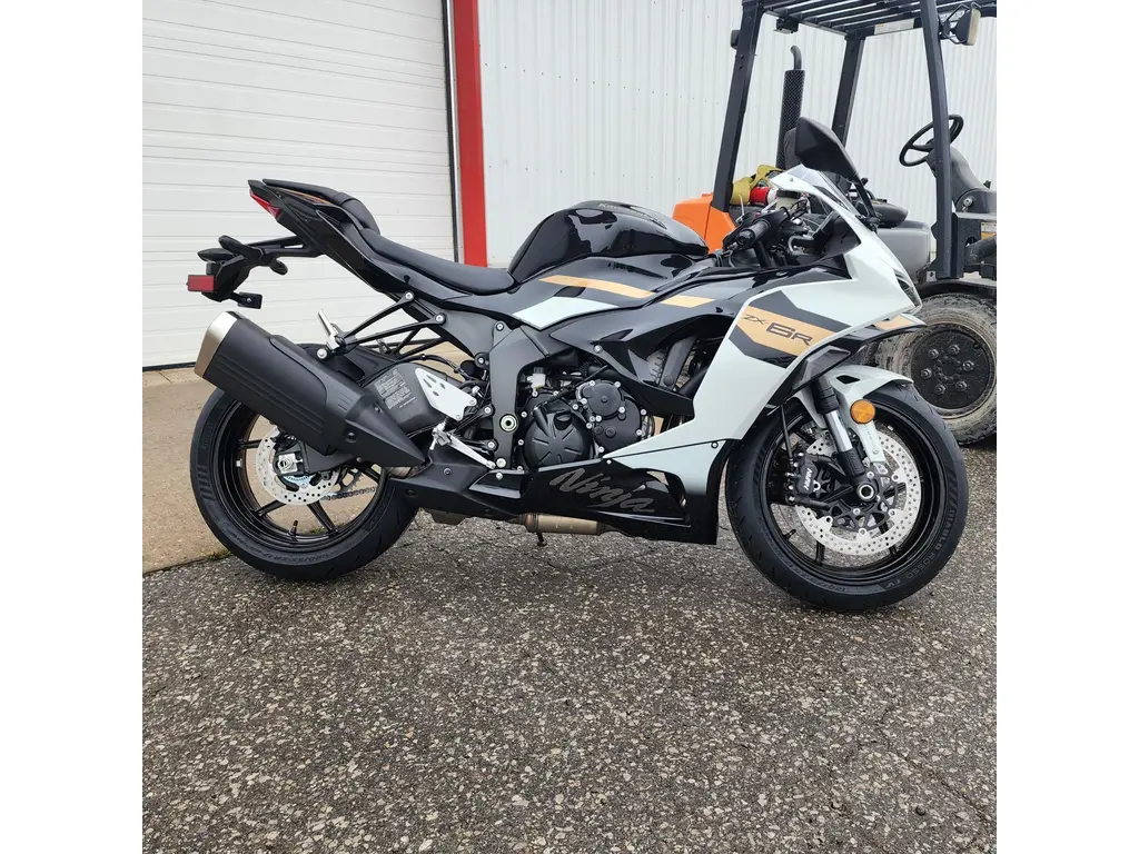 New 2026 Kawasaki Ninja ZX-6R ABS in Brantford - Grand River Power