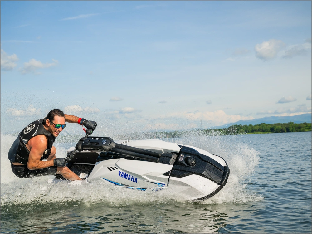 2026 Yamaha Superjet alt