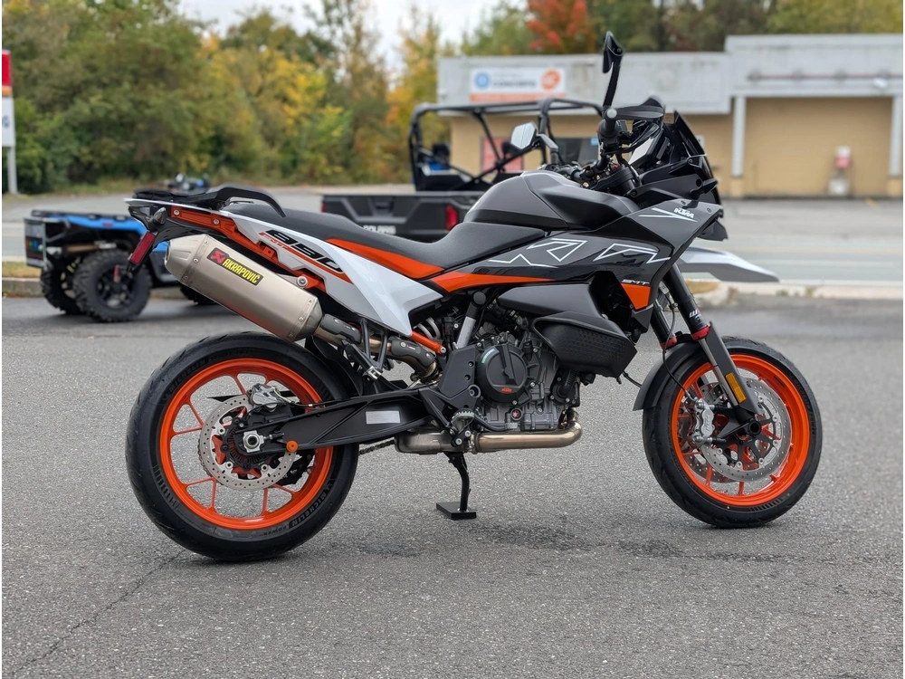 2024 Ktm 890 Smt | ⚡ Comparable Yamaha Mt-09 Tracer & Ducati Hypermotard 950 ⚡ | 🏍️ Rival Bmw F900xr & Triumph Tiger Sport 660 🏍️ alt