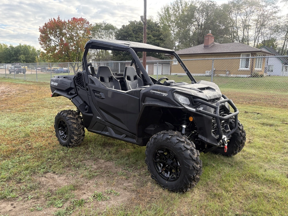 2026 Can-am Com Xt 700 alt
