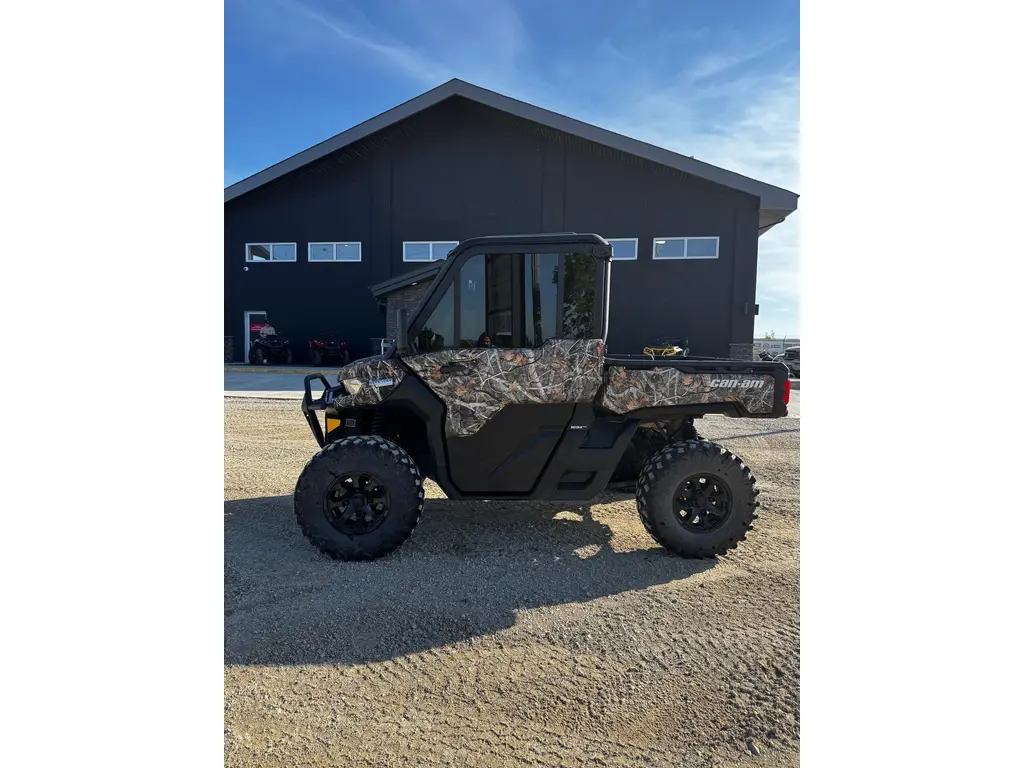 2024 Can-Am DEFENDER LTD HD10