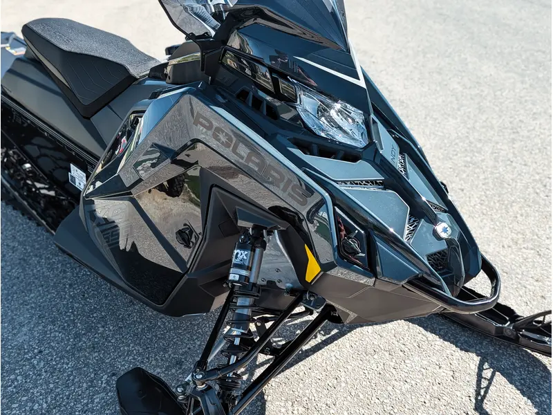 2026 Polaris 650 INDY XC 137 // Gloss Black/Blue Dusk