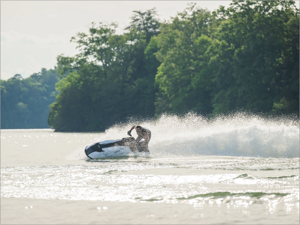 2026 Yamaha Superjet alt