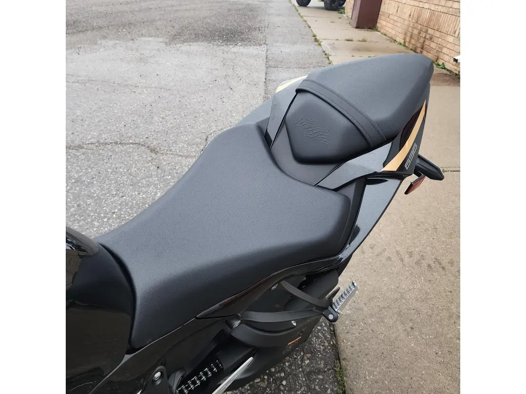 New 2026 Kawasaki Ninja ZX-6R ABS in Brantford - Grand River Power