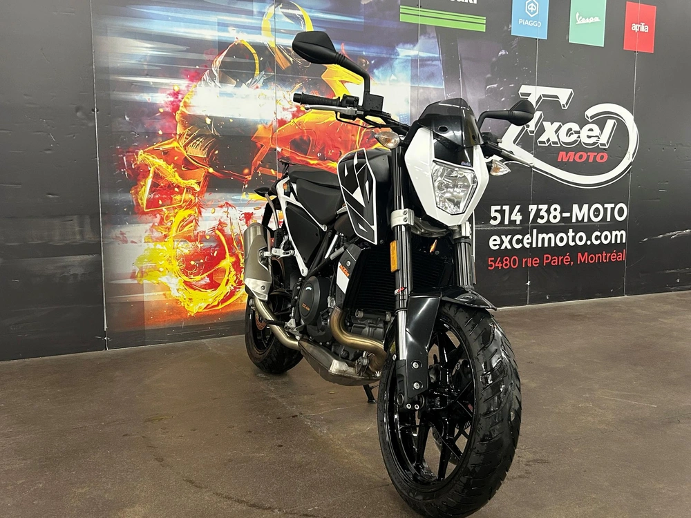 Ktm 690 Duke 2016 alt