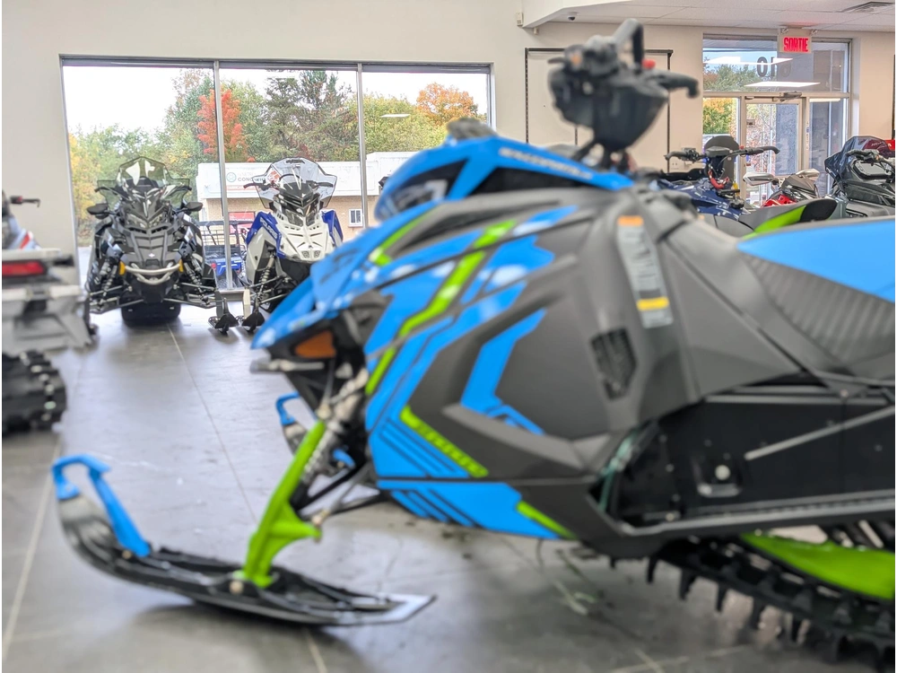 2024 Arctic Cat 24 M 8000 154 Mc A1 Us Blu 2.6 | ❄ 154″ Freeride Léger Maniable Crédit Rapide Entreprises Alternatives Ski-doo Freeride ❄ | alt