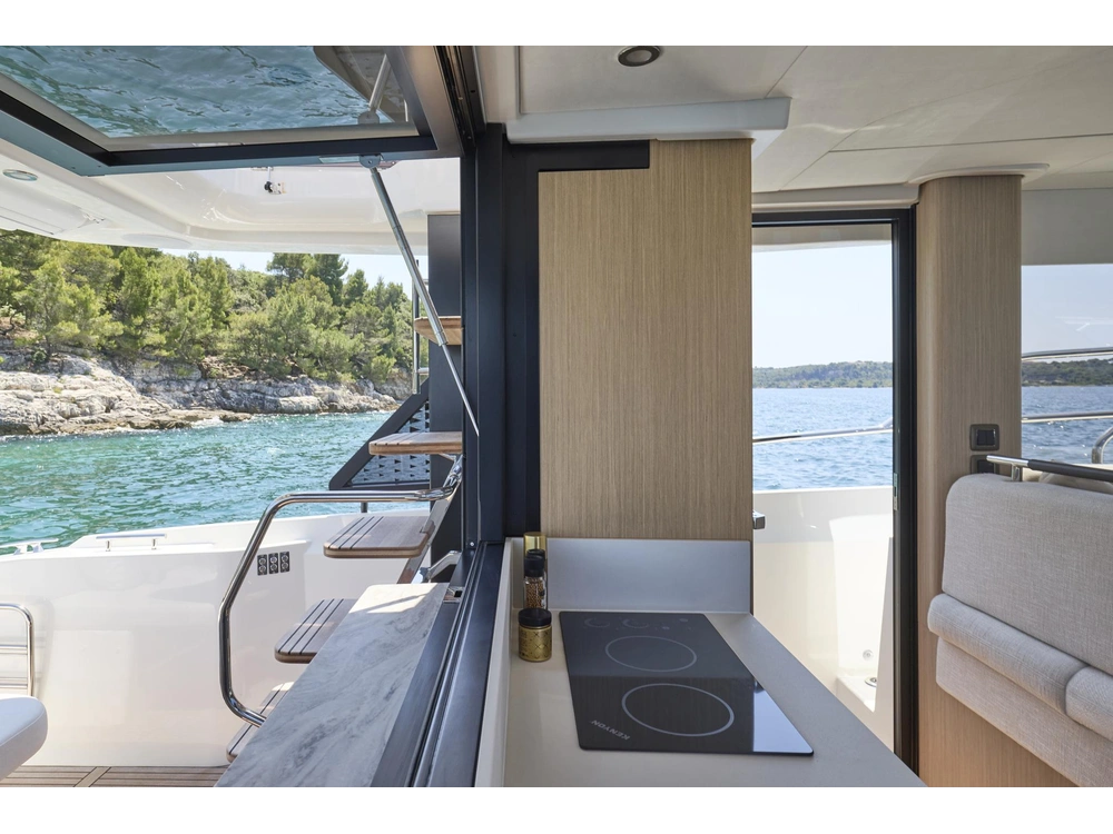 2026 Prestige Yachts F 4.3 alt