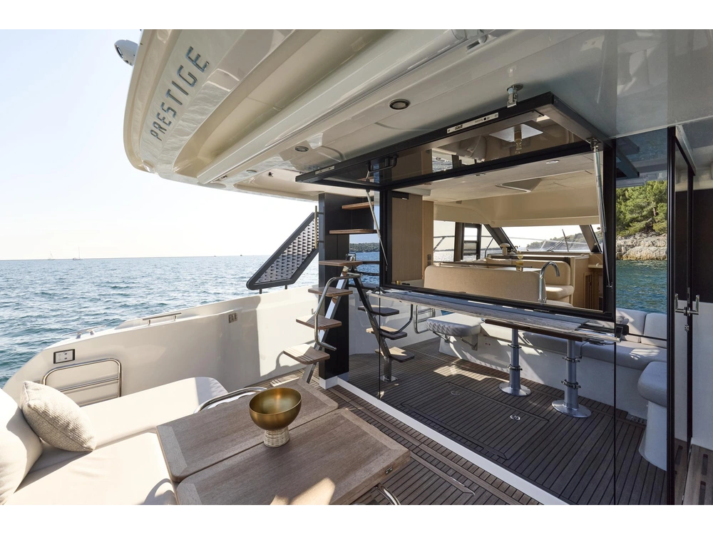 2026 Prestige Yachts F 4.3 alt