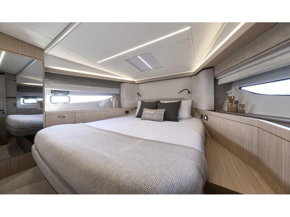 2026 Prestige Yachts F 4.3 alt