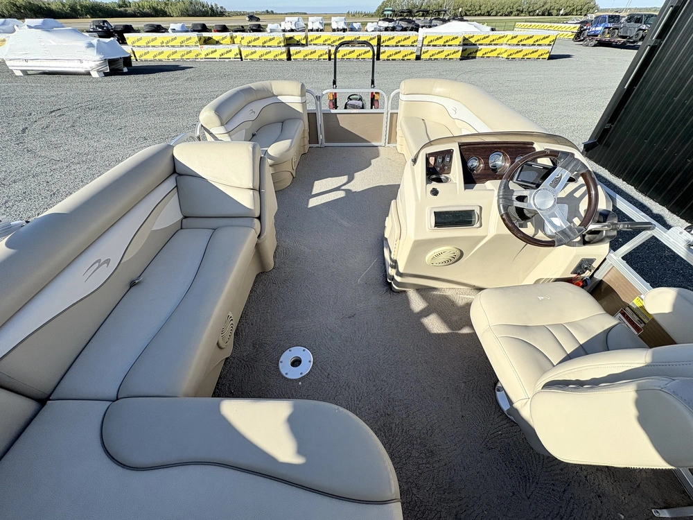 2012 Bennington Marine 20sl alt