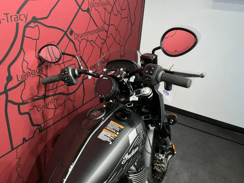 2025 Indian Motorcycle Sport Chief RT thumbnail 4