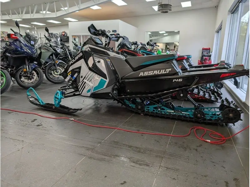 2025 Polaris Patriot 9r Switchback Assault 146 | ๐ Comparatif Motoneiges Hybrides ๐ Brp alt