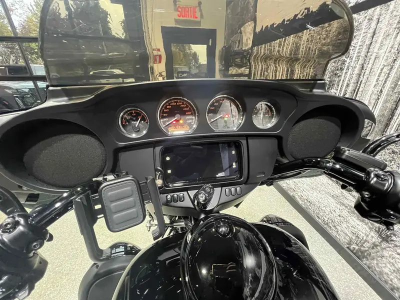 2025 Harley-Davidson TRI GLIDE ULTRA 114 BLACK ON BLACK