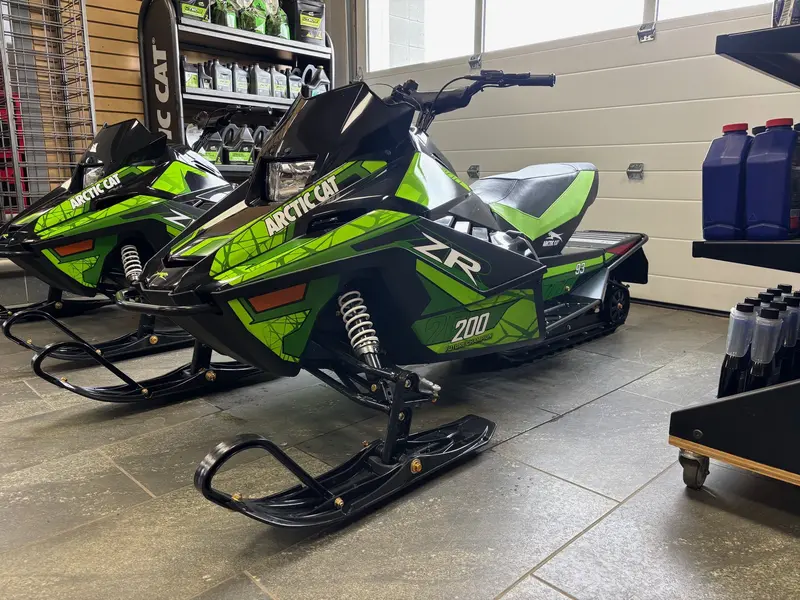 2026 Arctic Cat ZR 200 ES