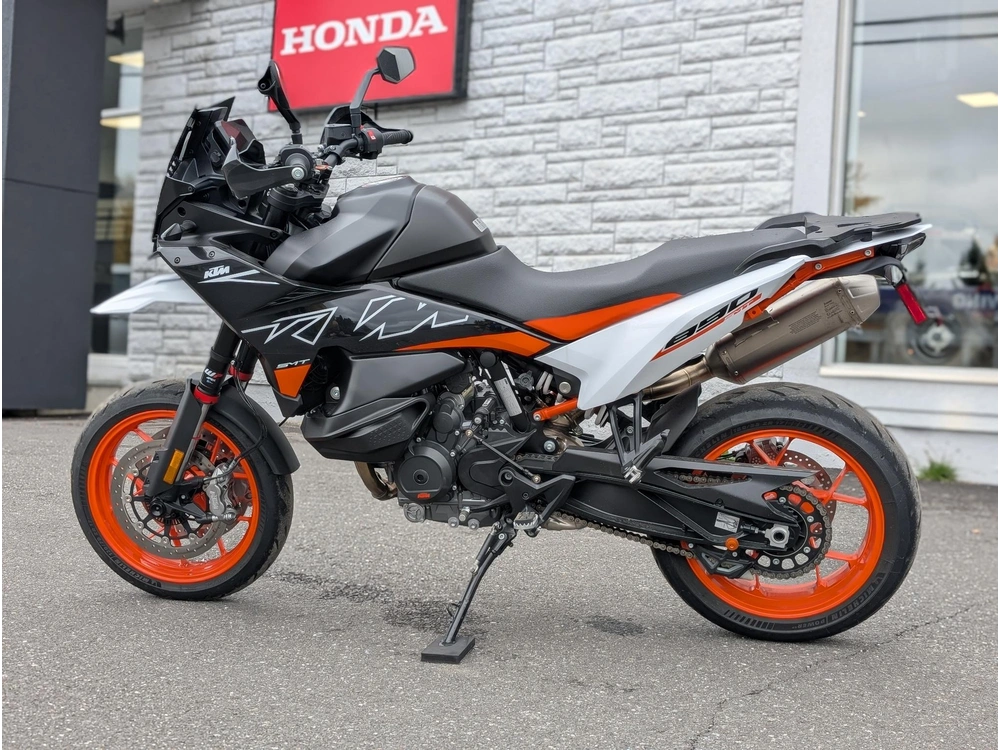 2024 Ktm 890 Smt | ⚡ Comparable Yamaha Mt-09 Tracer & Ducati Hypermotard 950 ⚡ | 🏍️ Rival Bmw F900xr & Triumph Tiger Sport 660 🏍️ alt