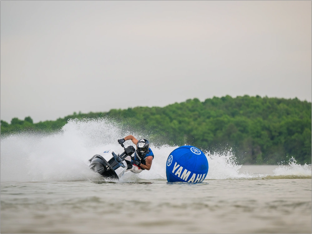 2026 Yamaha Superjet alt