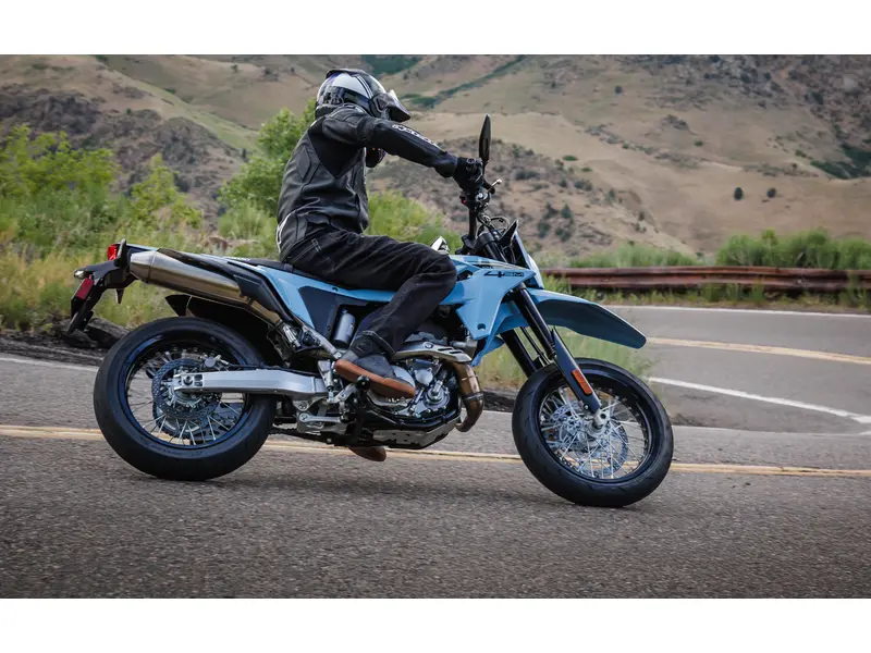 2026 Suzuki DR-Z4SM PRE-COMMANDE