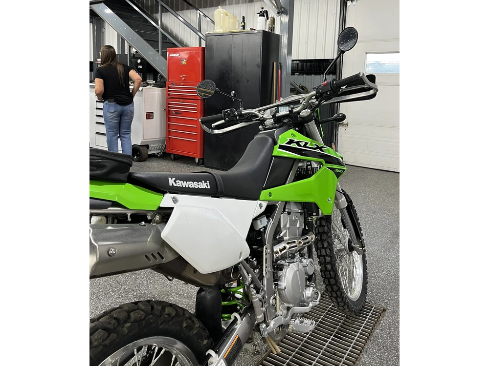 Kawasaki Klx300 2023 alt