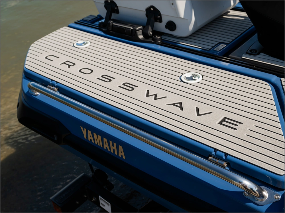 2026 Yamaha Crosswave alt