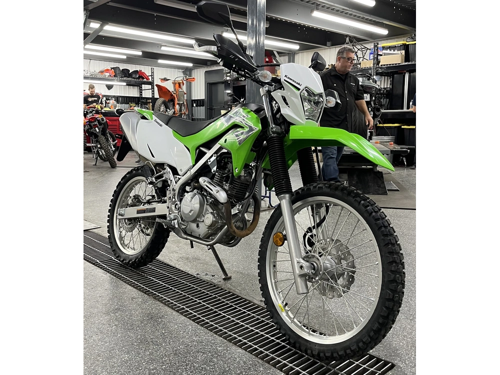 Kawasaki Klx230 2023 alt