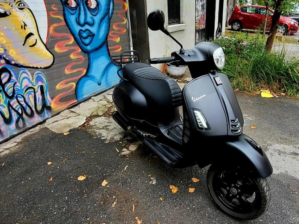 Vespa Gts Super 300 Notte 2020 alt
