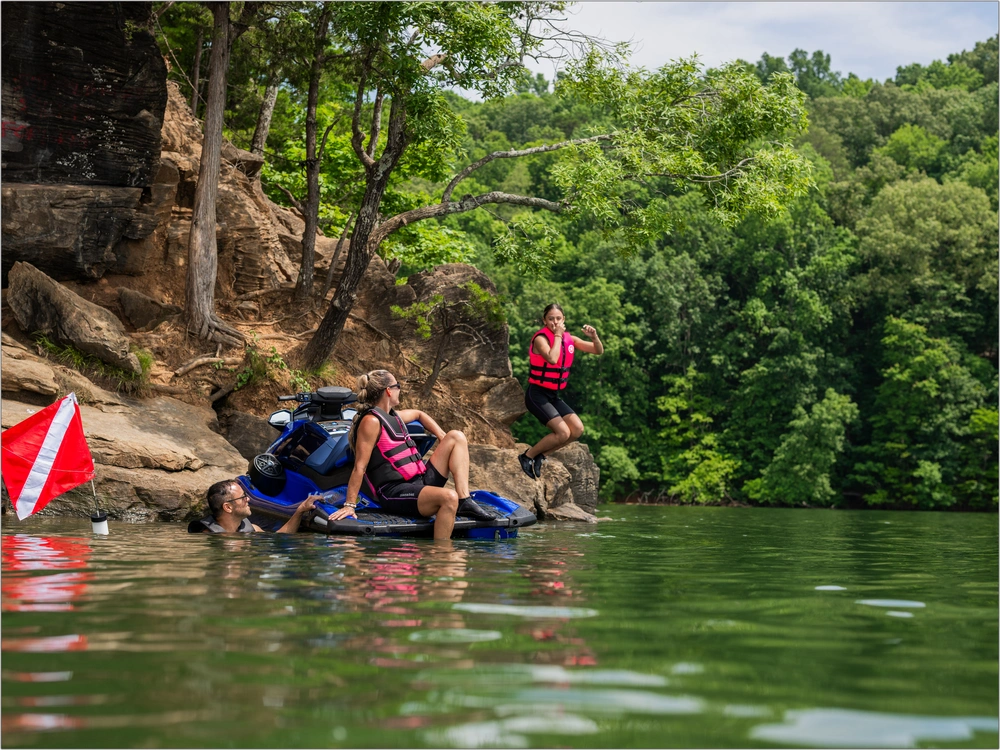 2026 Yamaha Vx Limited alt