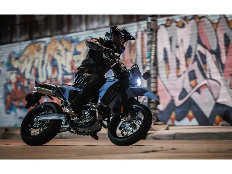 2026 Suzuki DR-Z4SM PRE-COMMANDE