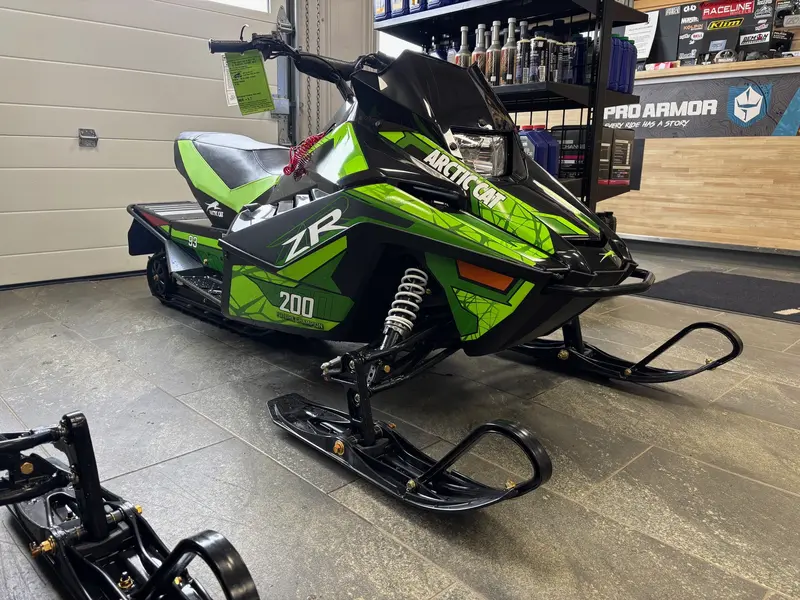 2026 Arctic Cat ZR 200 ES