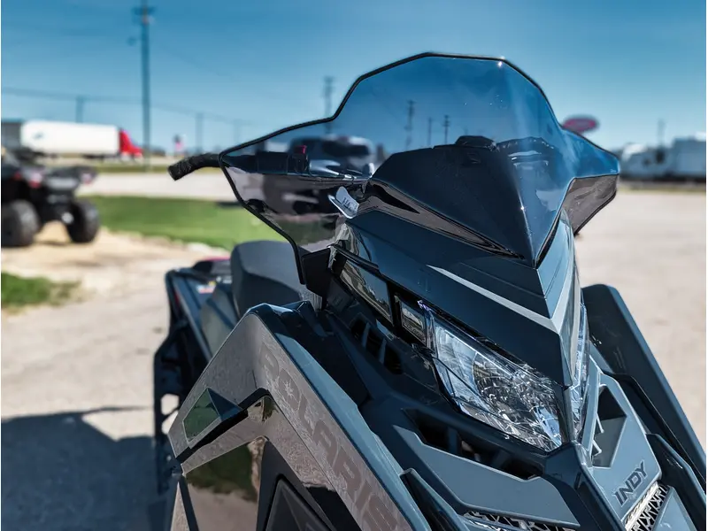2026 Polaris 650 INDY XC 137 // Gloss Black/Blue Dusk