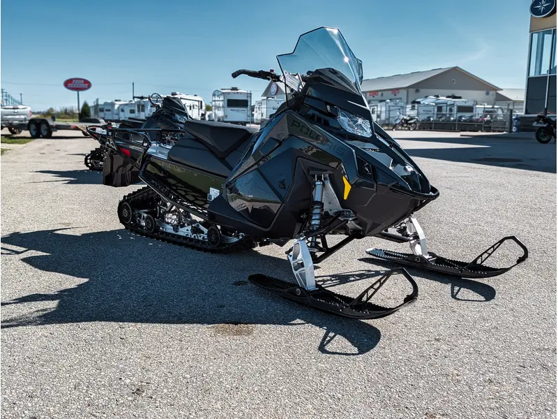 2026 Polaris 650 Voyageur SP 146 // Gloss Black/Blue Dusk