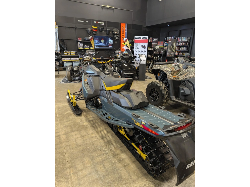 2026 Ski-doo Mxz Xrs 850 137 Ir 1.25 10.25 alt