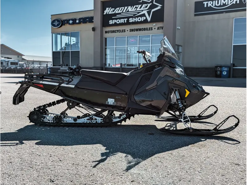 2026 Polaris 650 Voyageur SP 146 // Gloss Black/Blue Dusk