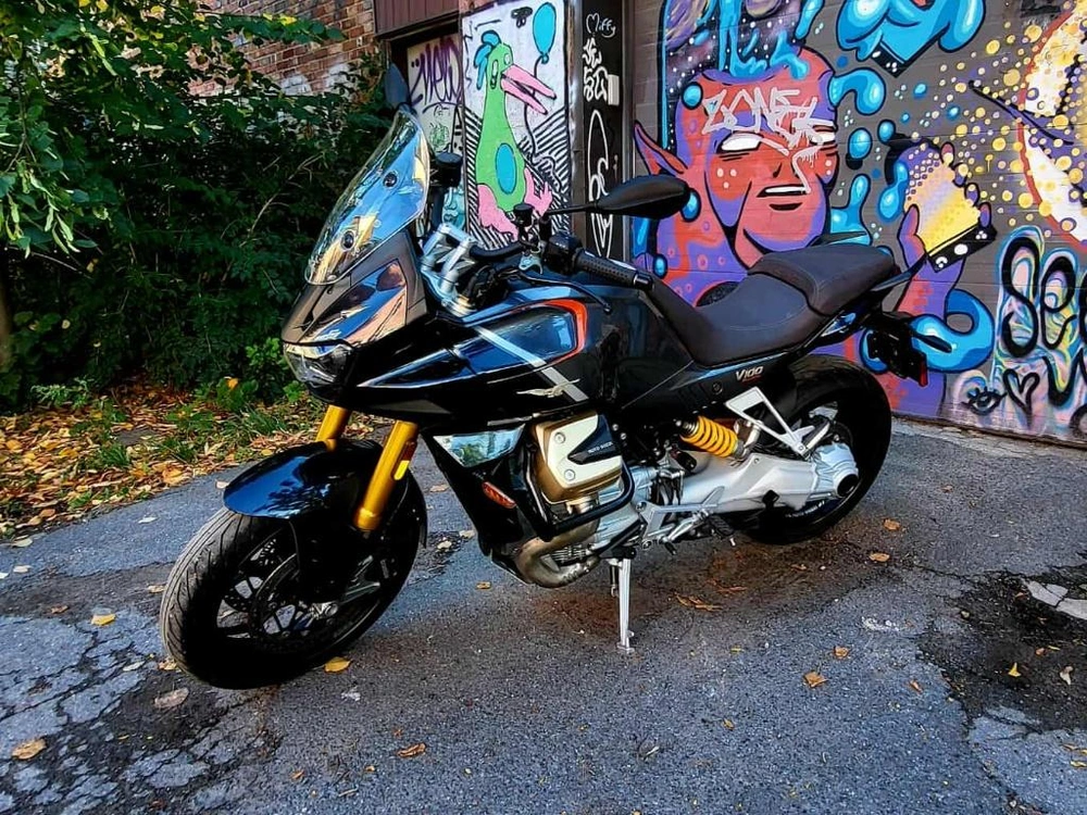 Moto Guzzi V100 Mandello S 2023 alt