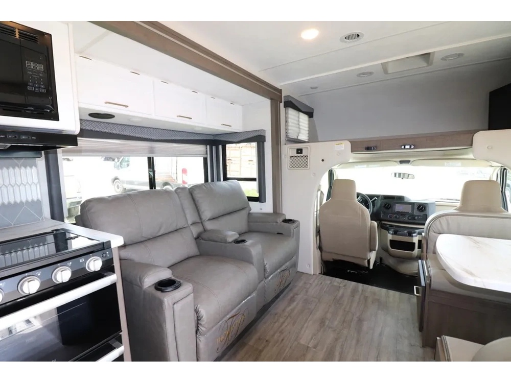 Thor Four Winds 27r 2024 alt