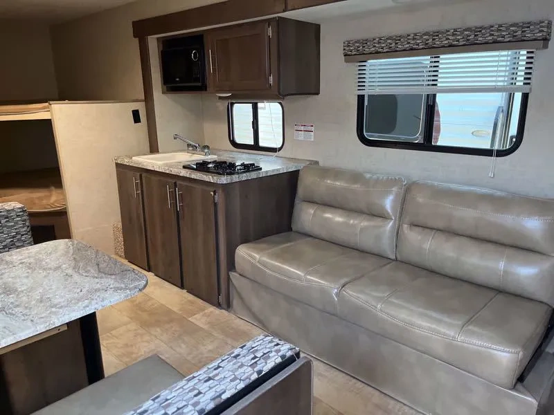 2018 Kz Escape 231bh alt