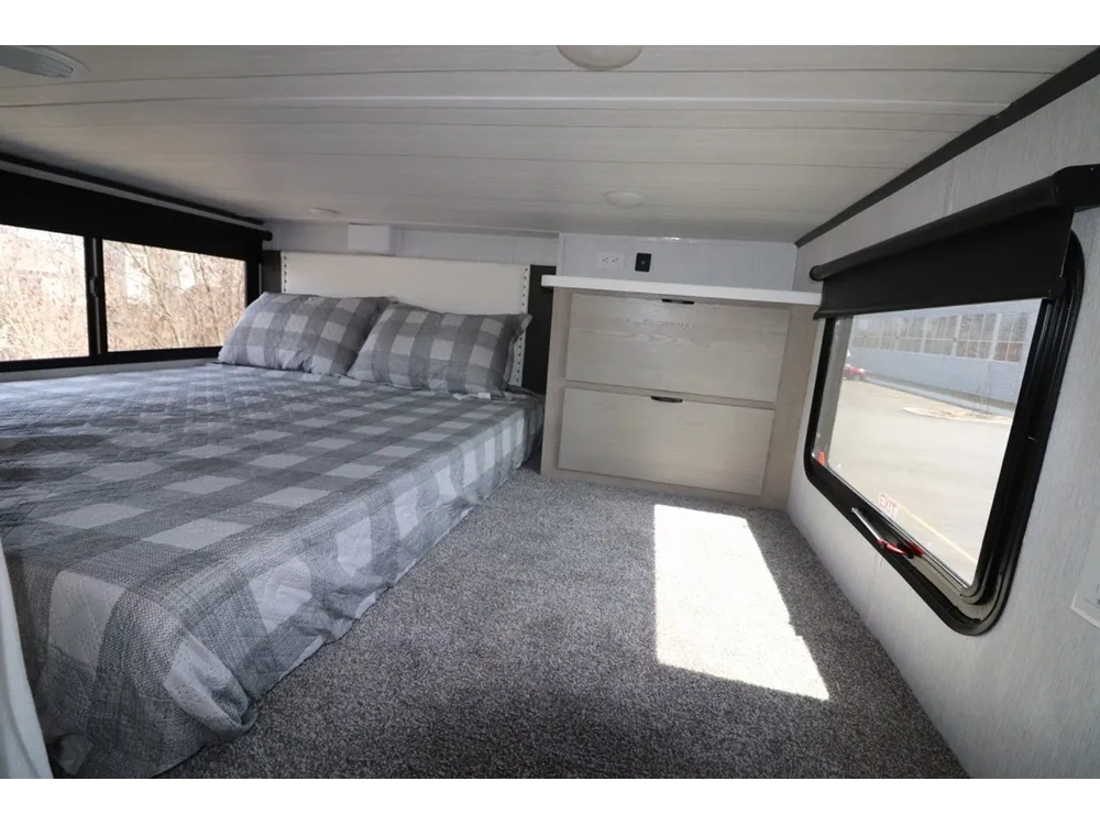 Forest River Salem Villa 44view 2024 alt