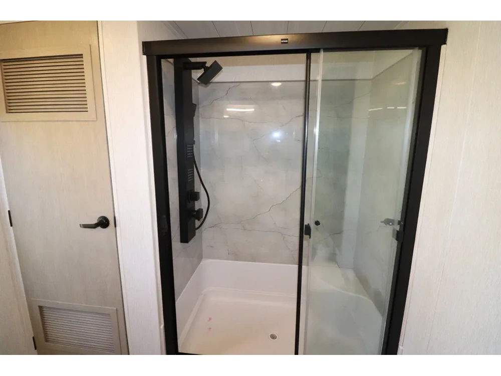 Forest River Salem Villa 44view 2024 alt