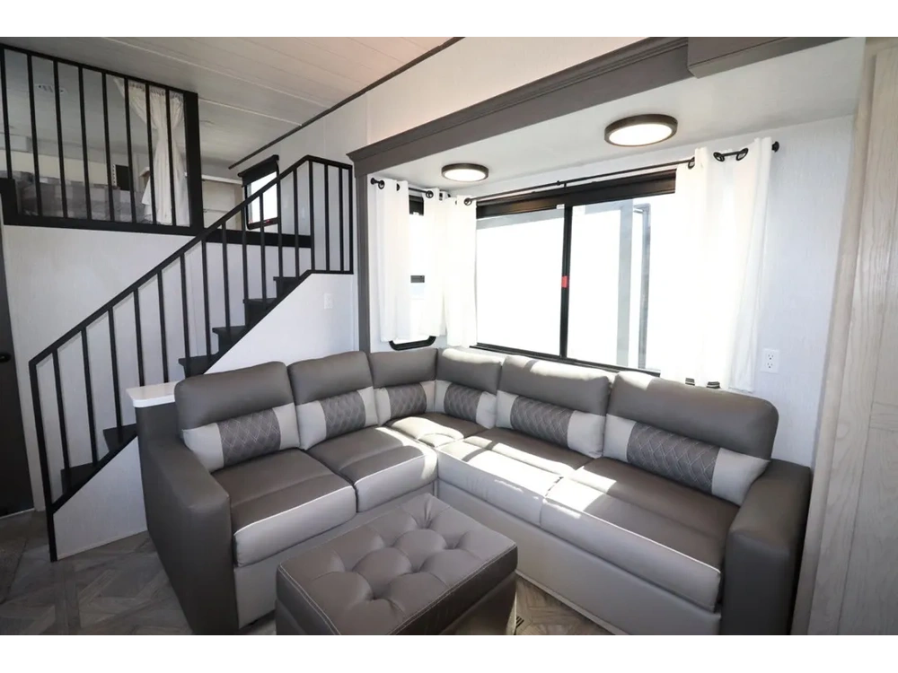 Forest River Salem Villa 44view 2024 alt