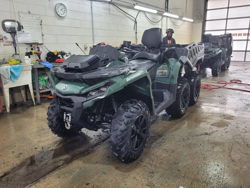 2024 Can Am Outlander Max 6x6 5YRA
