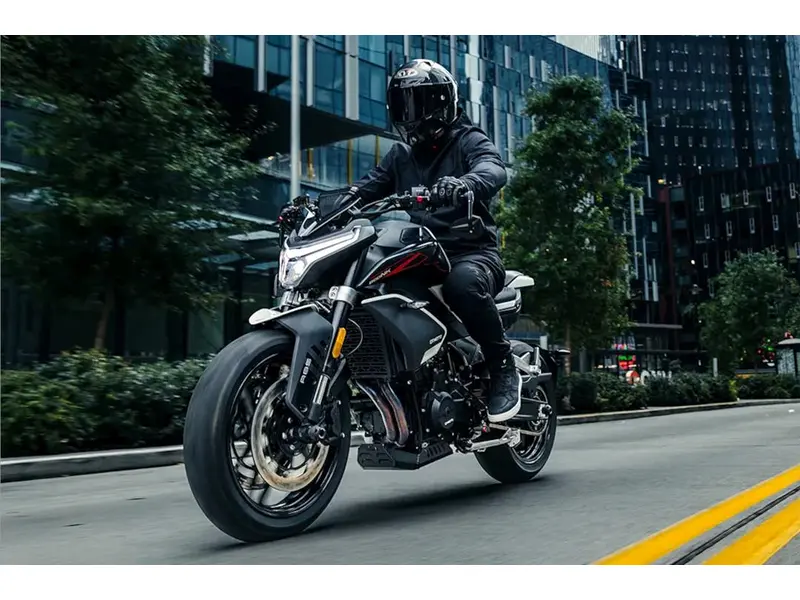 2025 CFMOTO 800NK thumbnail 3