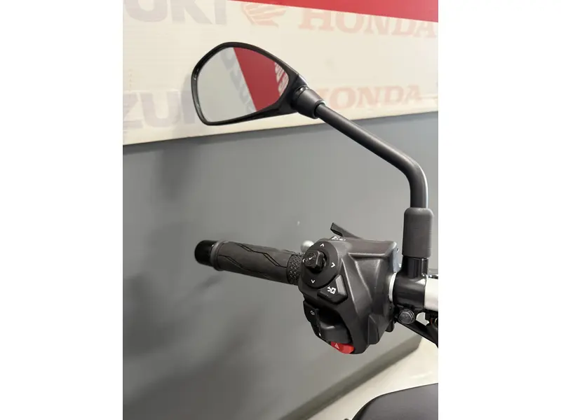 2025 Yamaha MT-07 MT7 thumbnail 7