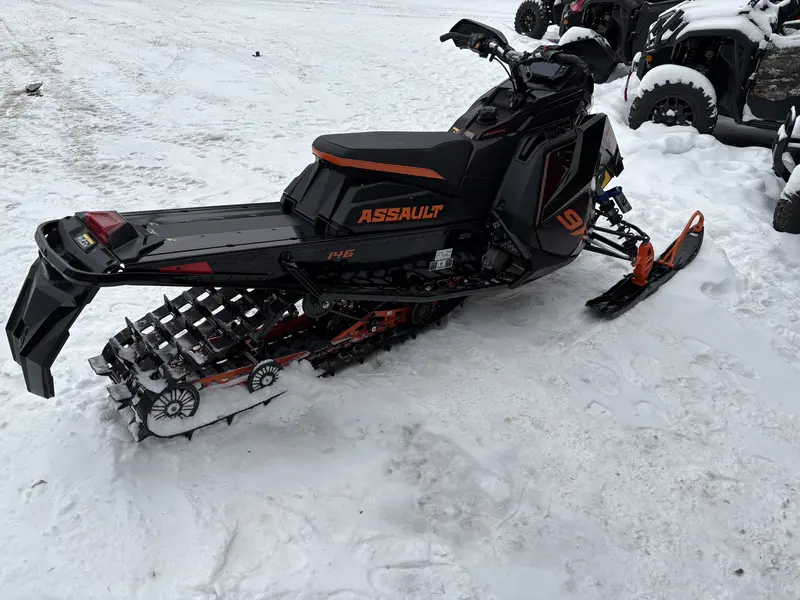 2025 Polaris Switcheback assault 9R