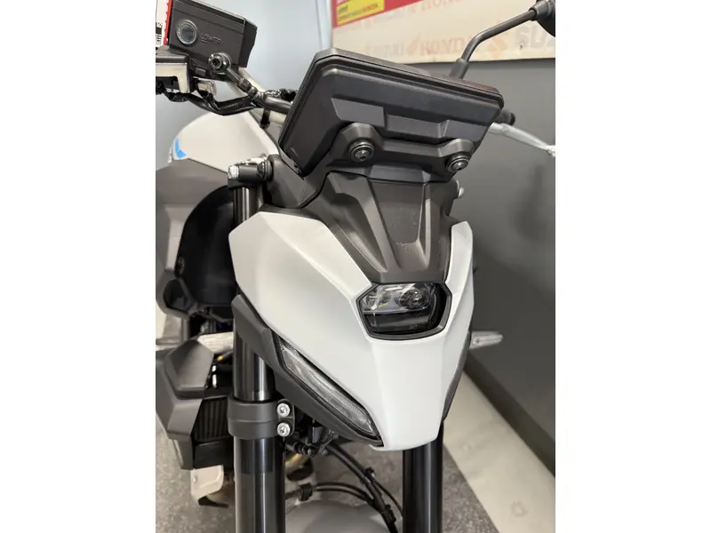 2025 Yamaha MT-07 MT7 thumbnail 3