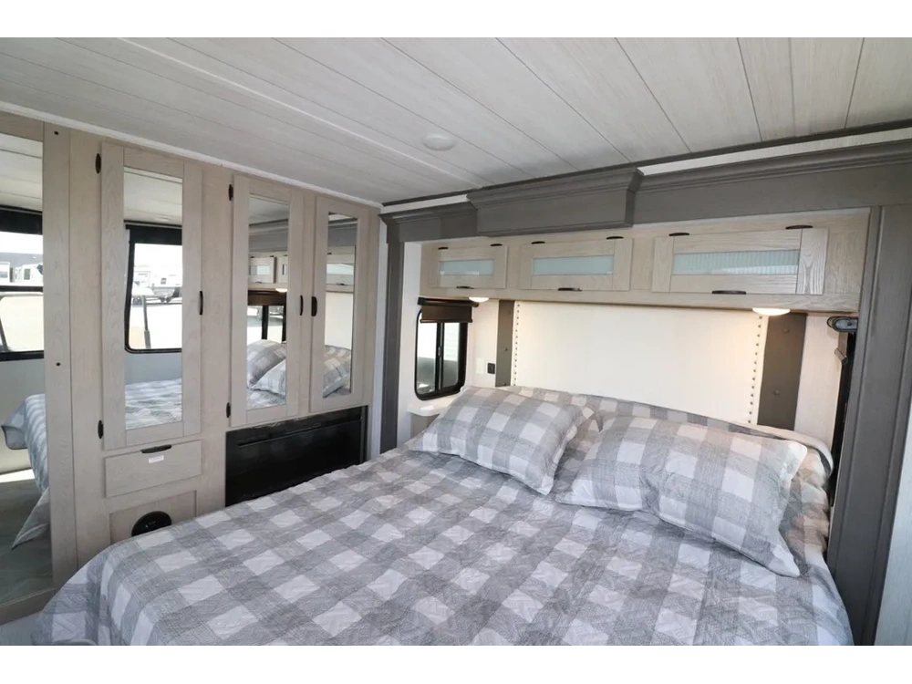 Forest River Salem Villa 44view 2024 alt