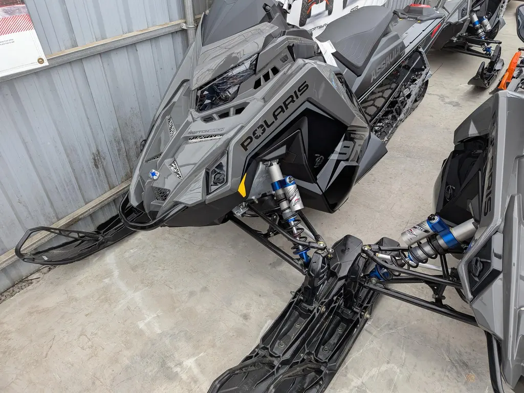 2025 Polaris Patriot 9R Switchback Assault 146 Shadow Gray / Gloss Black 