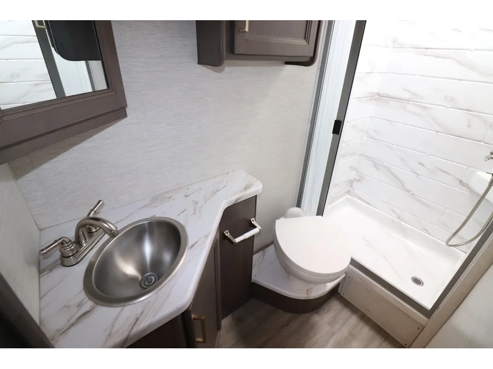 Thor Four Winds 27r 2024 alt