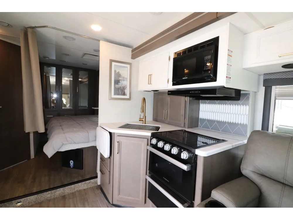 Thor Four Winds 27r 2024 alt